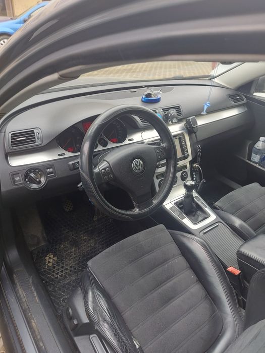 Vând passat  b6 din 2006.