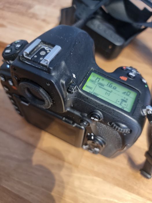 Nikon d850 cu 3 baterii si husa silicon