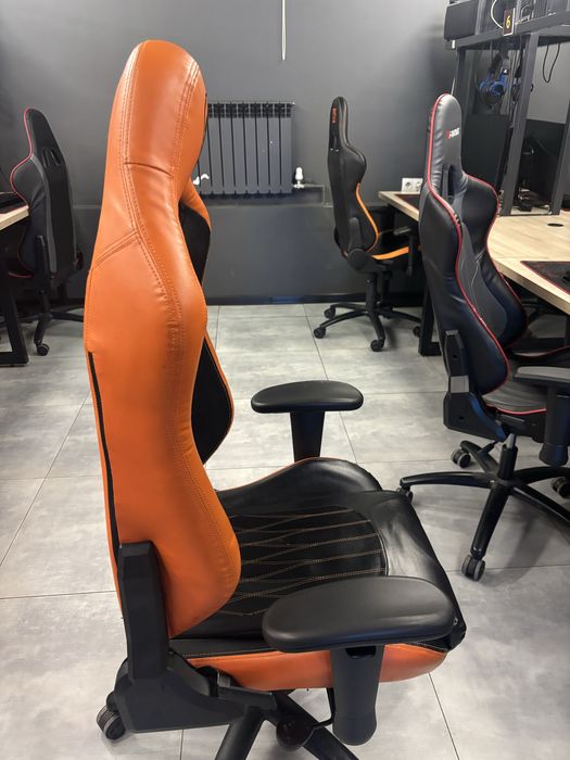 Продаю игровые кресла cougar