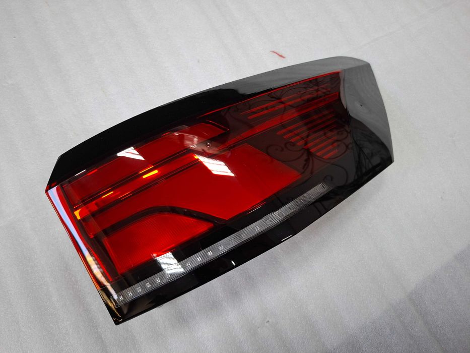 3J0945096 Нов Десен стоп Passat B9 Пасат Б9 Европа