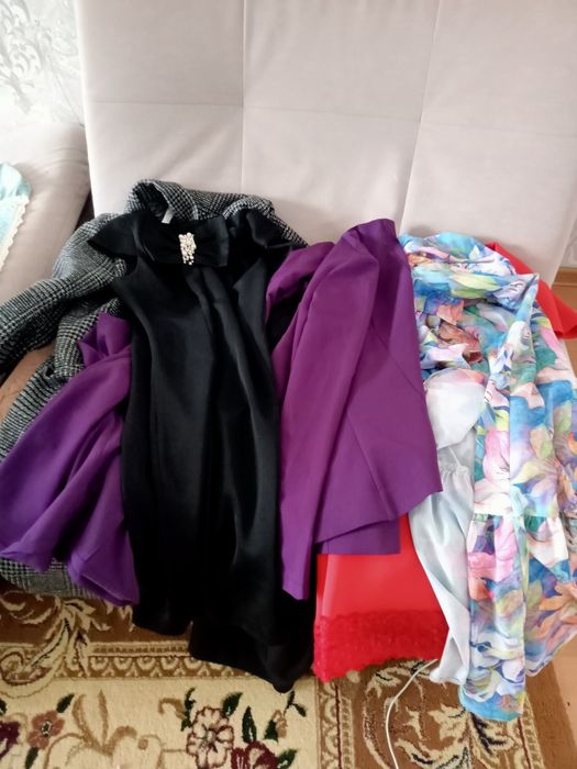 Отдам женские вещи