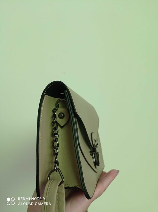 Продавам дамска чанта