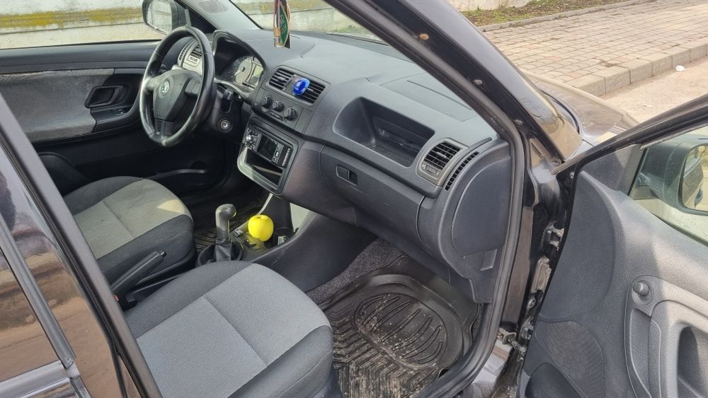 Skoda fabia 2 beNzina 1.2 +GPL an 2011 km 200ooo