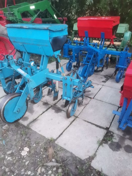 Prasitoare cu fertilizare