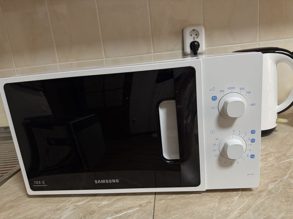 Микроволновка продам 20000