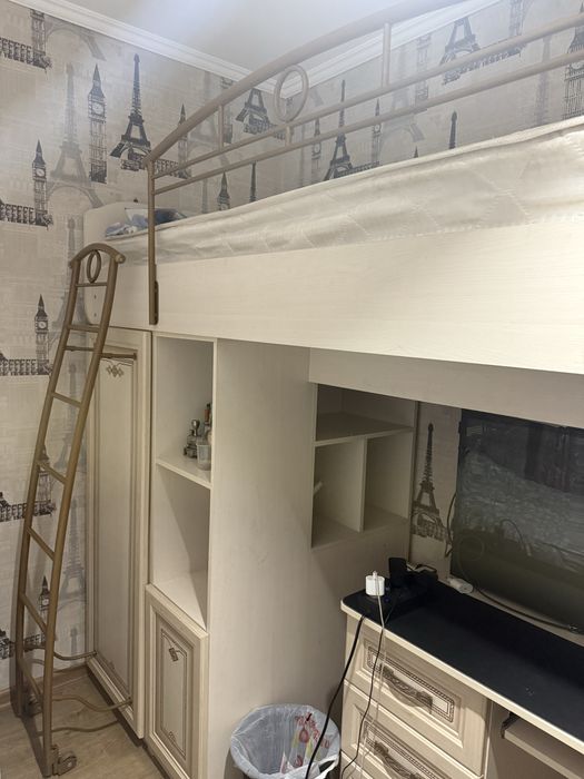 двух яростная кровать