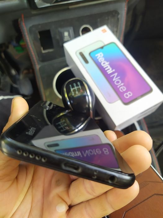 Redmi note 8  sotiladi xotira 64 Gb