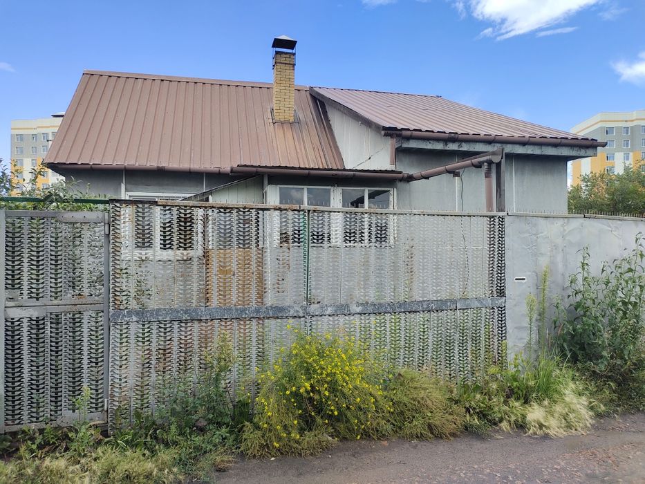 Продам дом на разбор.