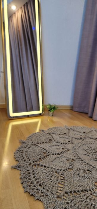 Вязаный ковер из джута