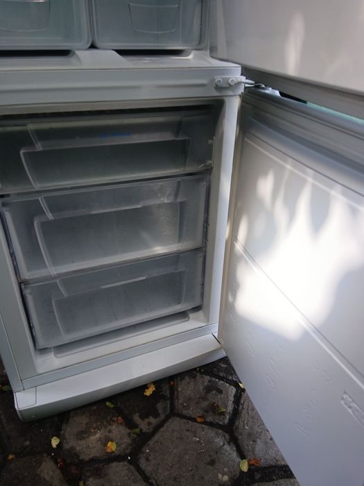 Холодильник Indesit 1,85 м
