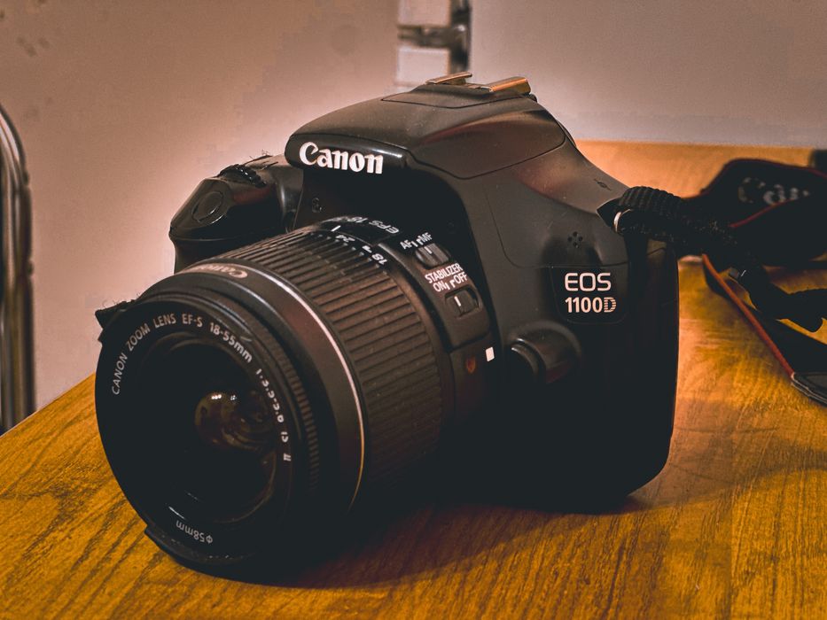 Canon 1100D канон