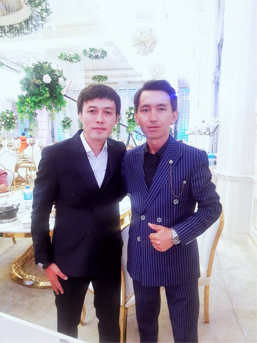 Тамада, шоумен, асаба, әнші, беташар