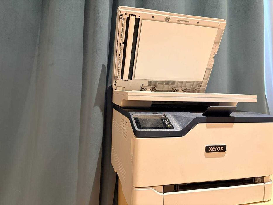 Vând imprimantă multifuncțională Xerox C235, preț negociabil.