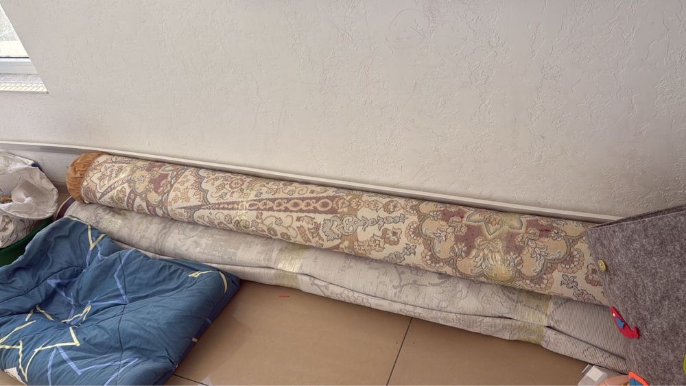 Стеллаж,манеж,ковер,сушка и игрушки