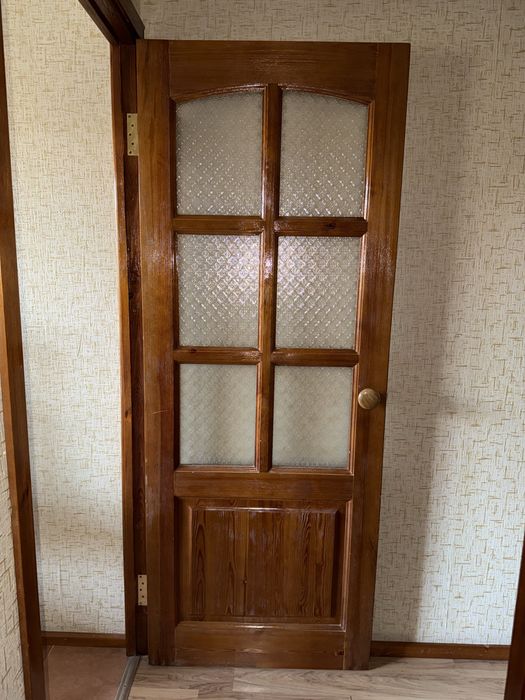 Межкомнатные двери из натурального дерева (сосна), 5 шт