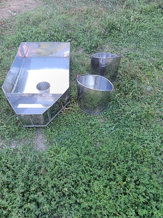 Vând găleți pentru mult oi/ capre din inox
