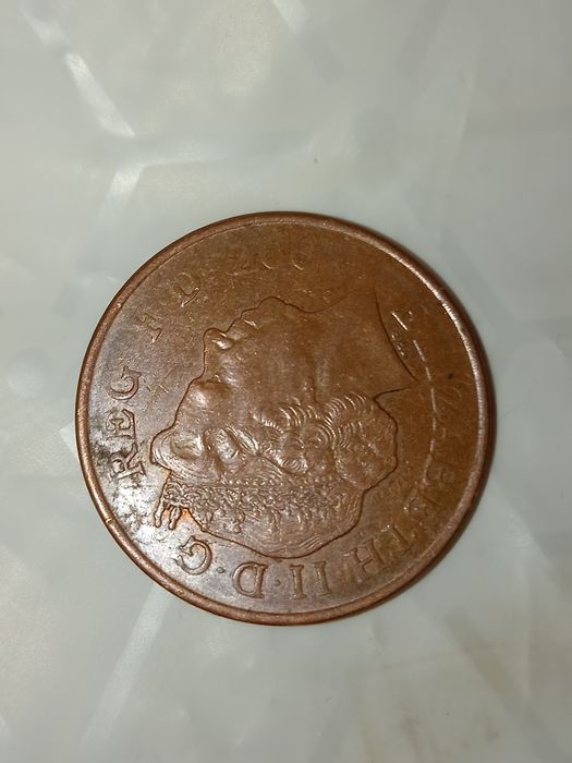 Vând monedă two pence