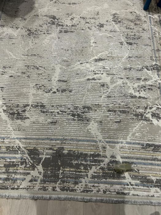 Ковёр в хорошем состоянии