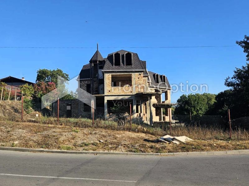 Продава атрактивен парцел /УПИ/ в село Тополи - Варна