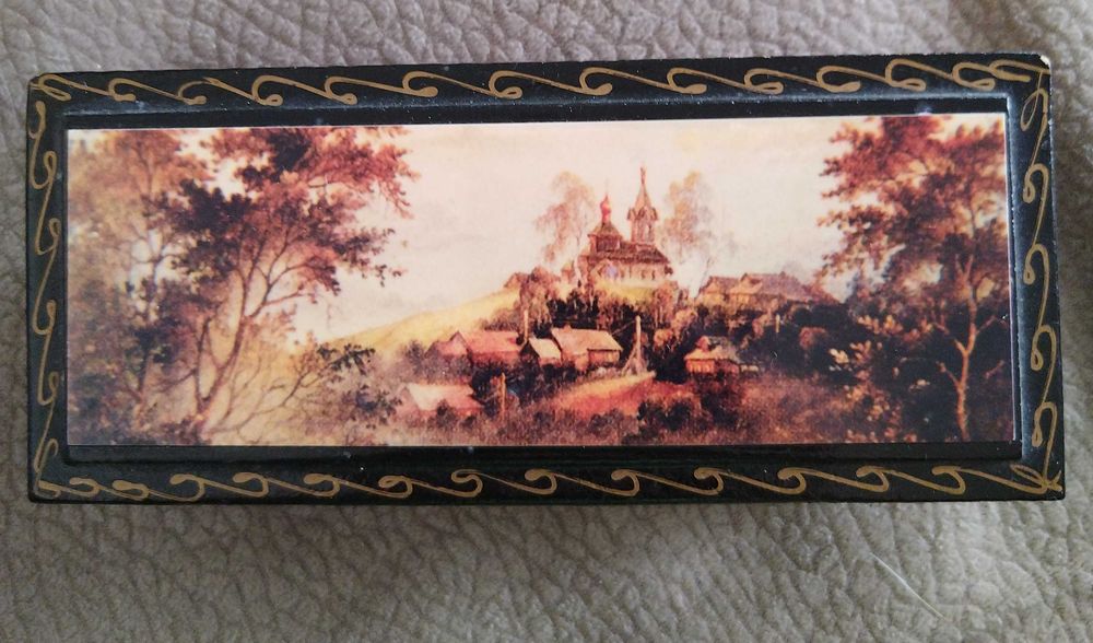 Продам деревянную шкатулку