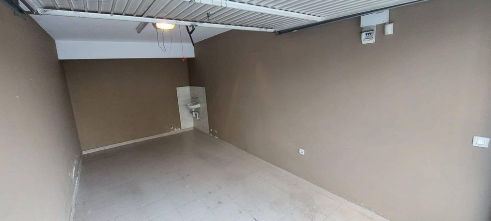 Дава се под наем Гараж / Паркомясто в София, Младост 4 - 26 кв.м за 149.43 € - Снимка #1