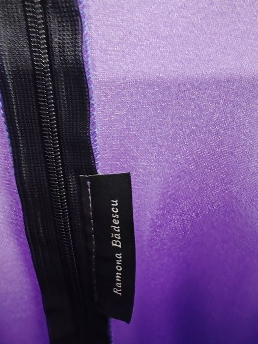 Rochita  pe corp. Marimea S