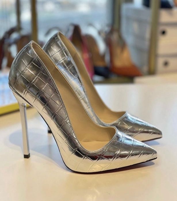 Туфли лодочки серебристые