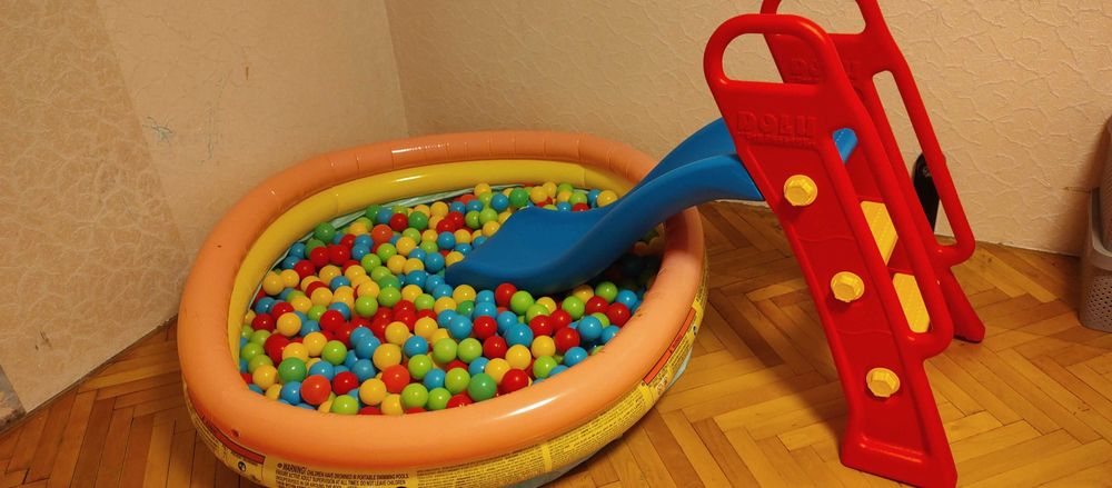 Пързалка DOLU + топки за басейн