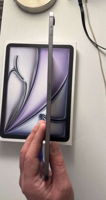 iPad Air 11 inch • M2 • 98% Bateria • ca NOUA cu Garantie