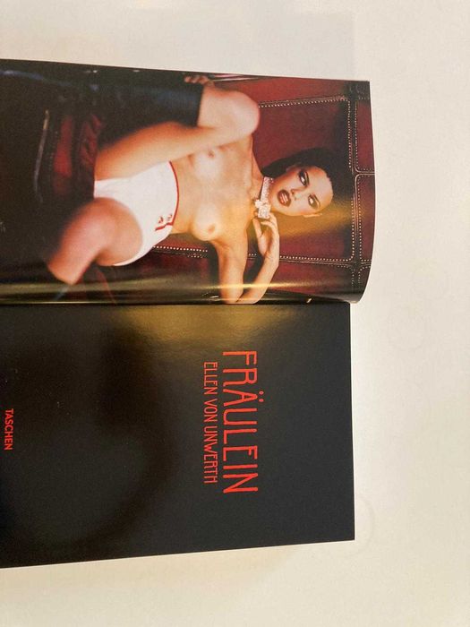 Ellen von Unwerth. Fräulein carte arata fotografie moda erotic nud