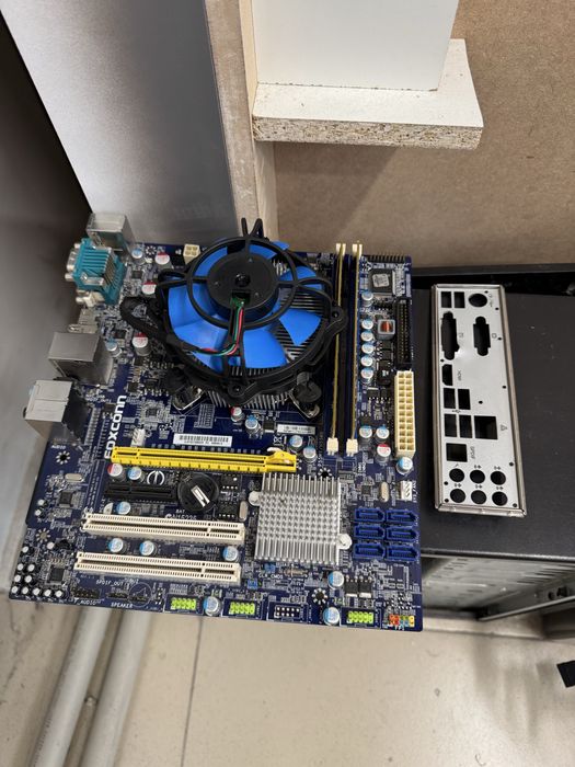 Материнская плата 1156 + Core i3 + 4gb ddr3 (2+2)