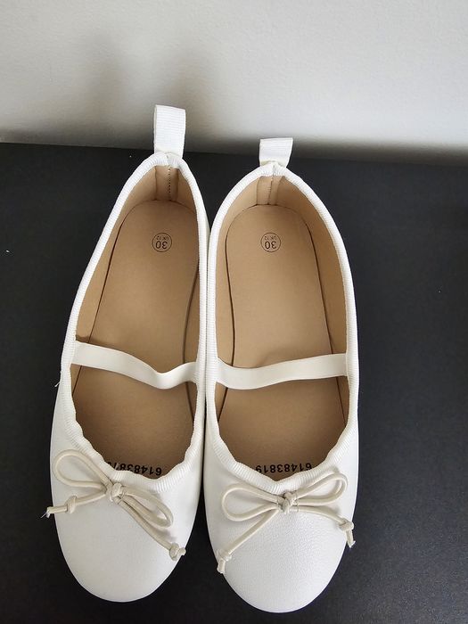 Balerini marimea 30, cu aprox 18,5 cm la interior