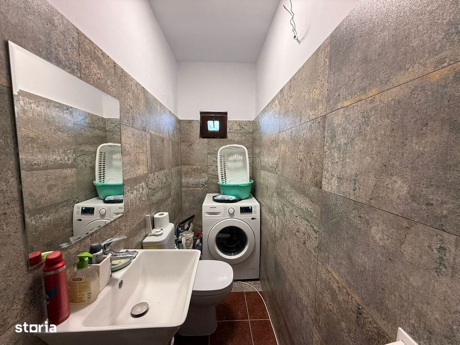 Apartament Spațios 3 Camere, 107 mp, Etaj 3/3 + 2 Parcări