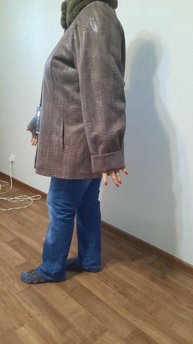 Куртка женская новая