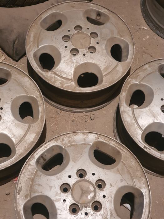 Легкосплавные диски от мерседеса  15 ие