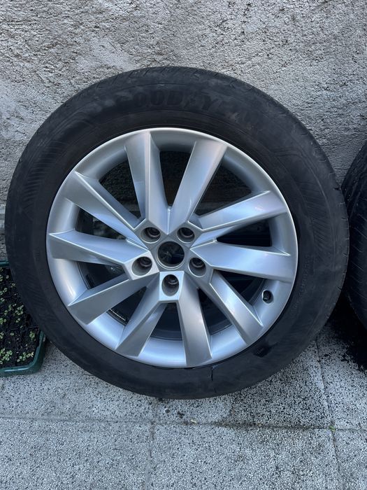 set 4 roti originale Skoda Superb 5x112 R17 pentru gama VAG  Skoda Audi VW Seat. Cauciucuri vara Goodyear  DOT1222. Echilibrate gata de drum. Pret fix