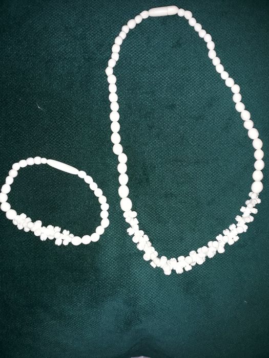 Колиета, гривни и обеци