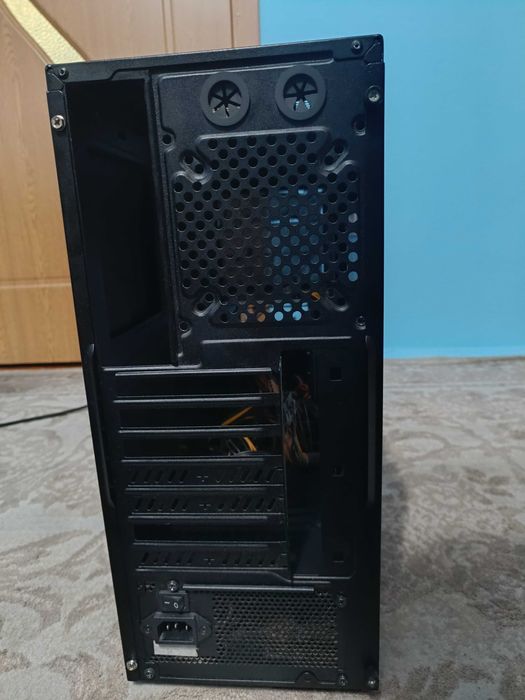 Carcasa PC + Sursa inter-tech energon 750w