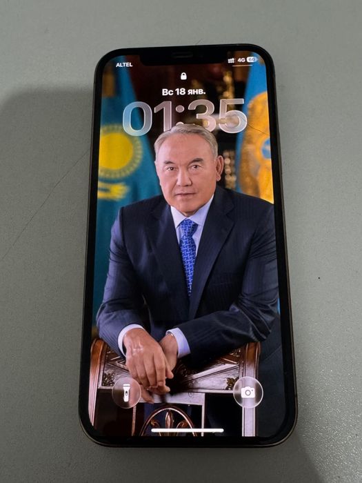 iPhone 12pro с коробкой