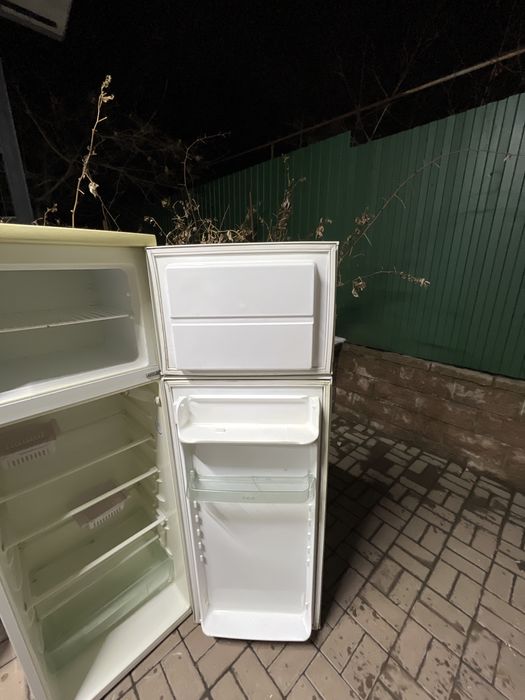 Холодильник Electrolux Рабочий