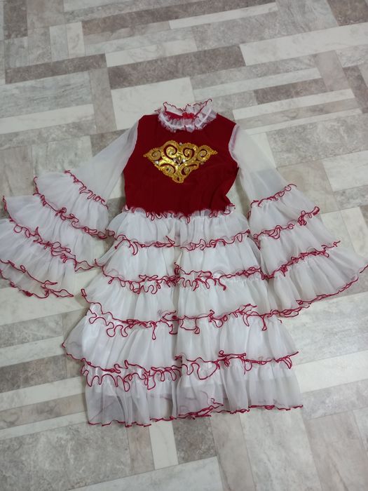 Нарядные платья для праздников