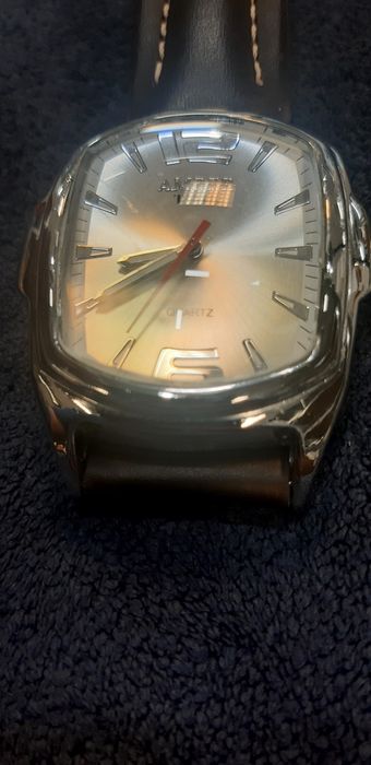 Часовник  AMBER TIME