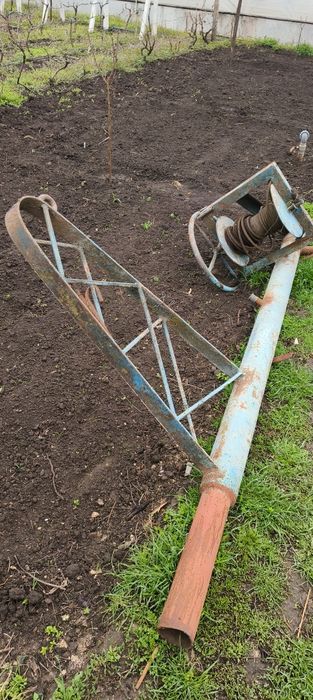 Troliu , macara , fântâna