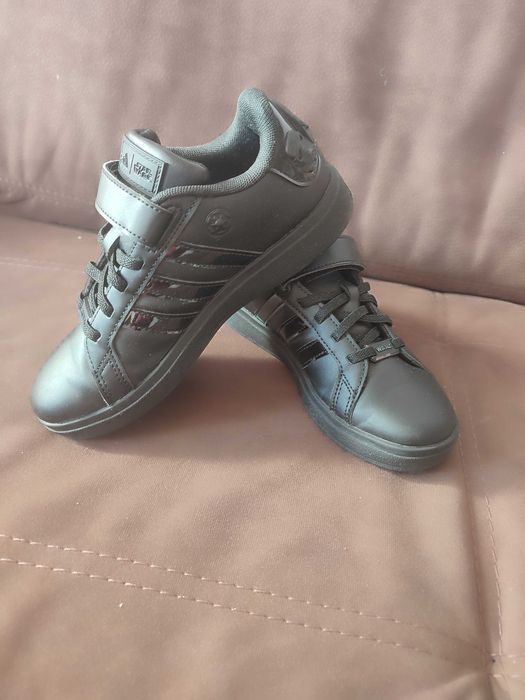 Детски маратонки ADIDAS Star Wars номер 33  1/2, цена 50 лв.