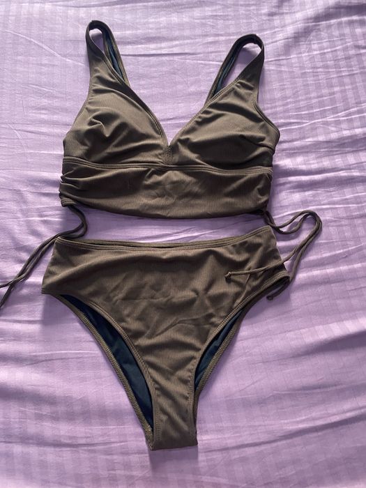 Продам новый купальник 48-50 размер