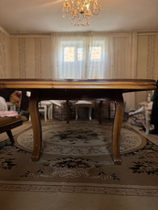 Продам стол для зала