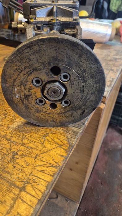 Нафтова помпа за VW Пасат 5 ,Ауди А6,А4 2.5 TDI 97- 2004г