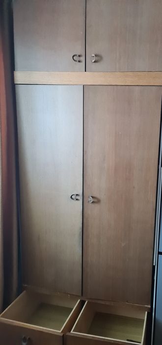 Шкафы гардеробные 2шт