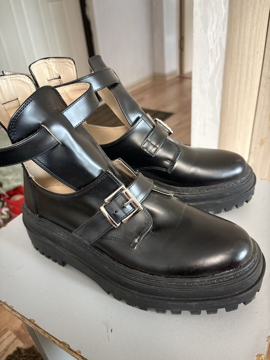 Продам осенние ботинки