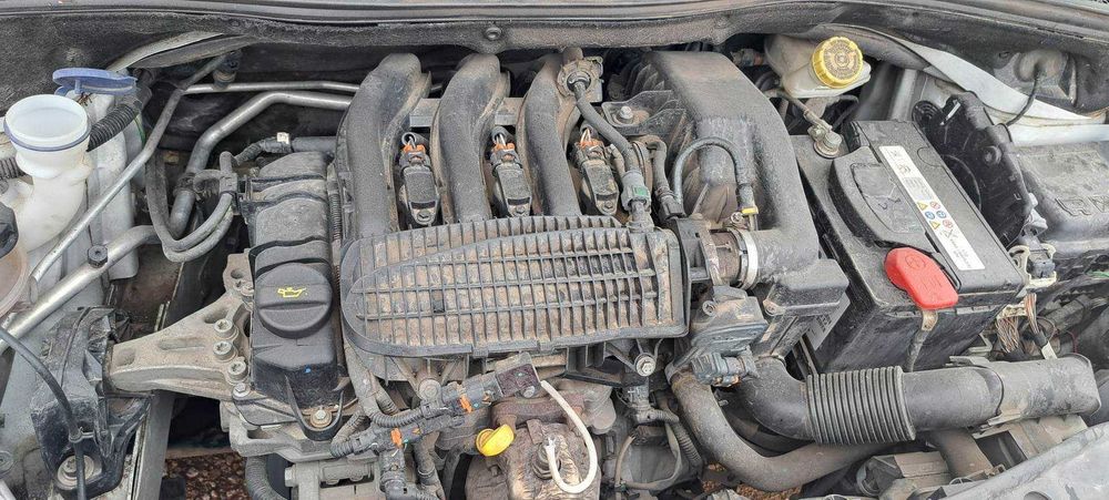 Пежо 208 , 1,2 бензин . на части